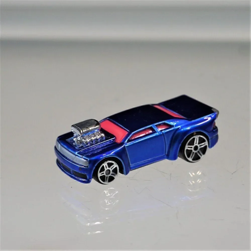 Maisto Whiplash Fresh Metal Die-cast 1:64 Car Blue & Orange Loose
